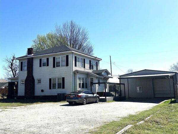 501 E 9th Street, Holdenville, OK 74848