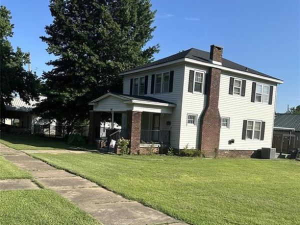 501 E 9th Street, Holdenville, OK 74848