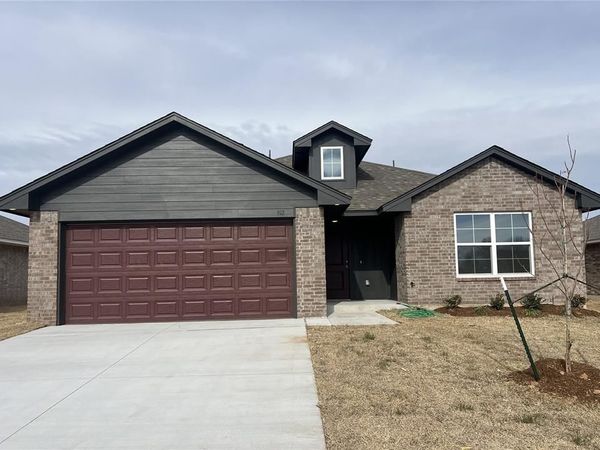 912 Shady Meadow Way, Chickasha, OK 73018