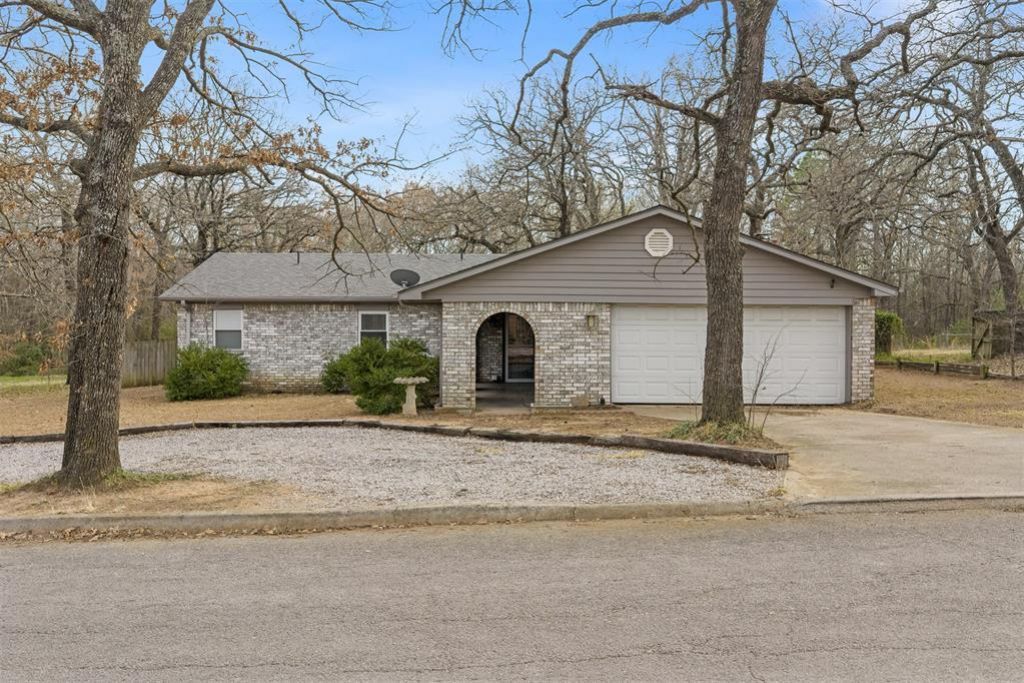 647 Durango Street, Ardmore, OK 73401 Main Photo