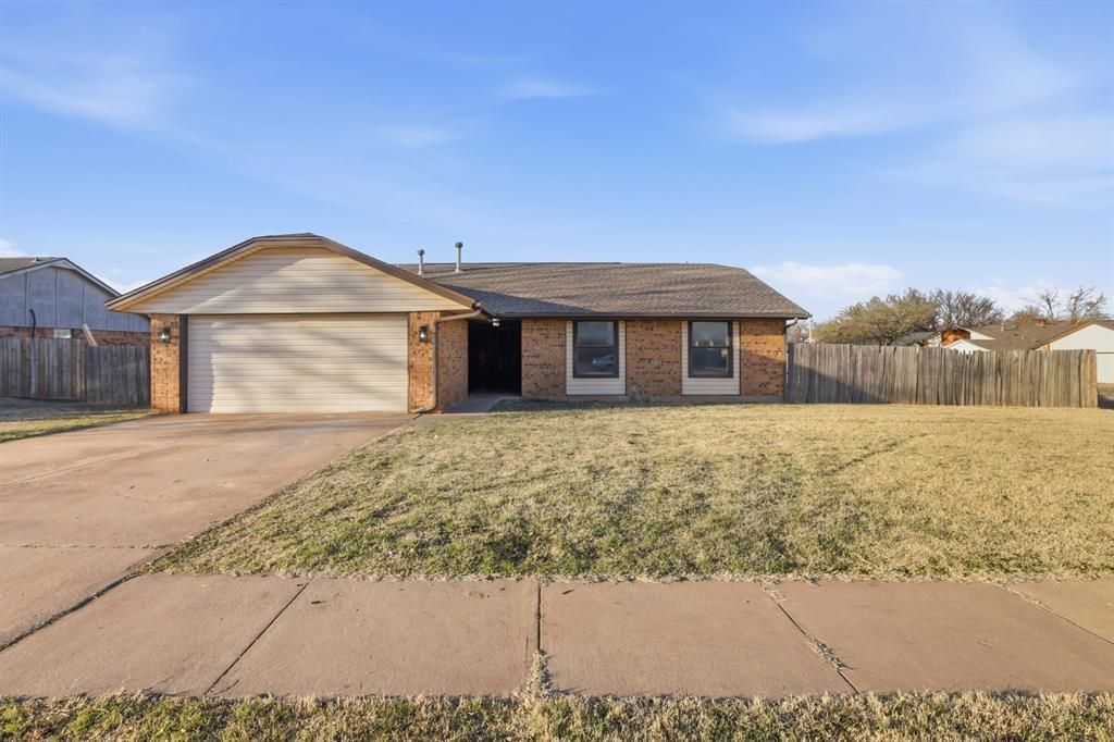 2001 Rushing Springs Trail, Edmond, OK 73013 Main Photo