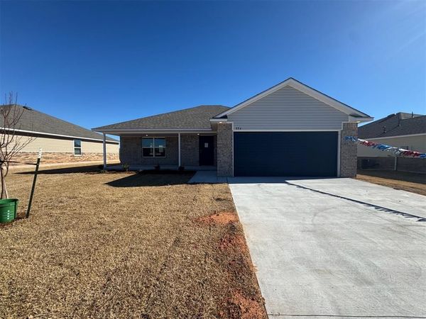 936 S Bear Lane, Mustang, OK 73064