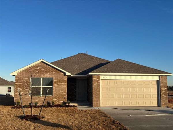 944 S Bear Lane, Mustang, OK 73064