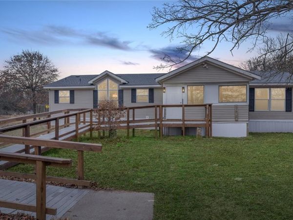 9268 S Ridge Drive, Luther, OK 73054