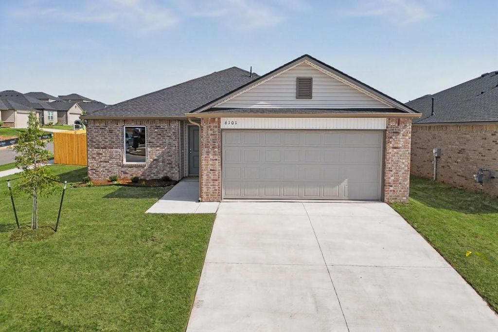 6101 Western Redbud Trail, Edmond, OK 73034 Main Photo