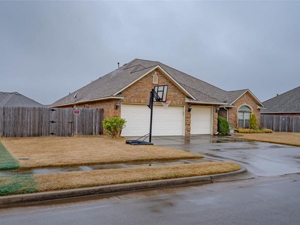 13801 Robinson Court, Oklahoma City, OK 73170