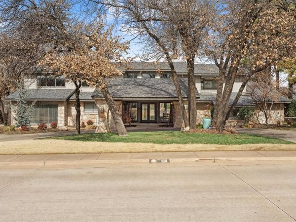 1011 Saint Andrews Drive, Edmond, OK 73025