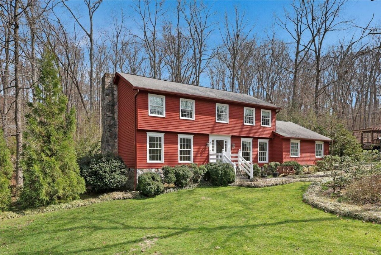 933 Dunsinane Road, Signal Mountain, TN 37377 Main Photo