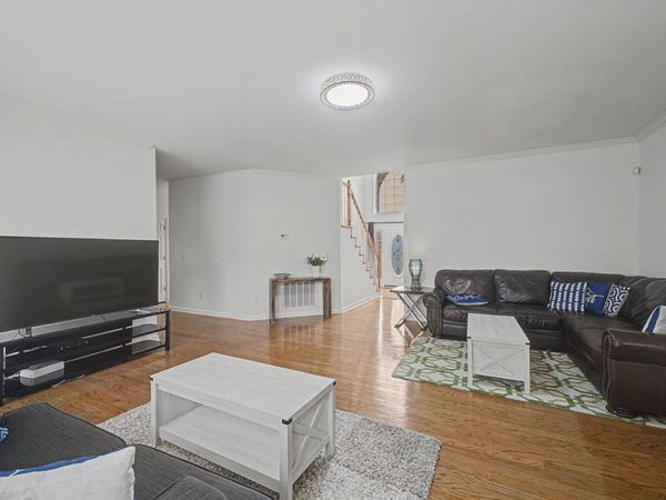 2221 Maple Grove Ln, Nashville, TN 37211