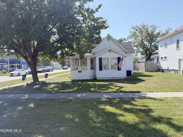 114 E Perry Street, Walbridge, OH 43465