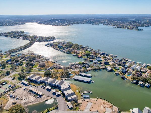 806 Highcrest, Unit APT 13, Granite Shoals, TX 78654