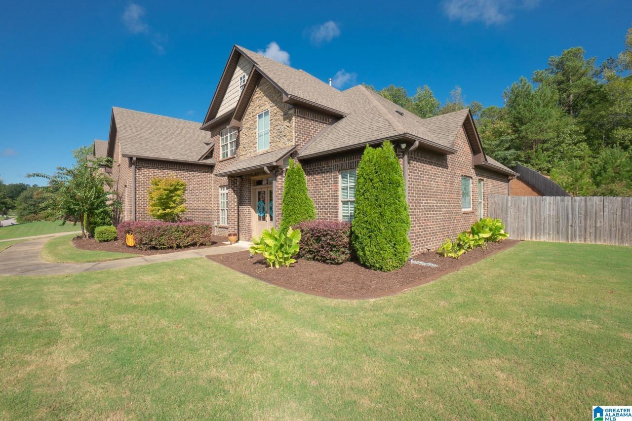 224 Grey Oaks Court, Pelham, AL 35124 Main Photo