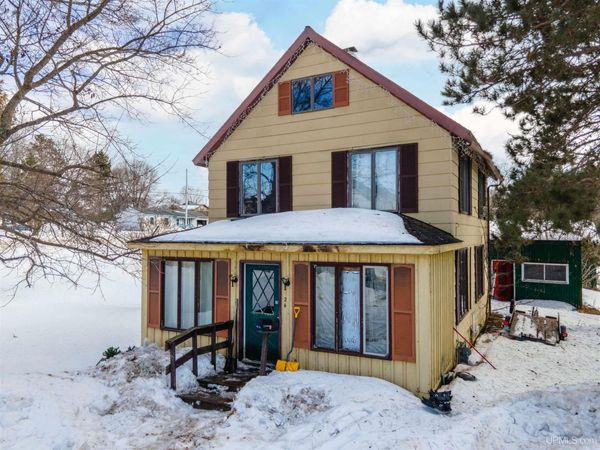 424 Diamond Street, Iron River, MI 49935