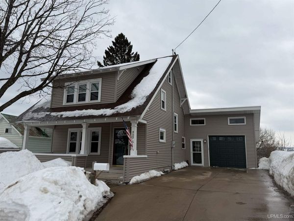 337 W Ridge Street, Marquette, MI 49855