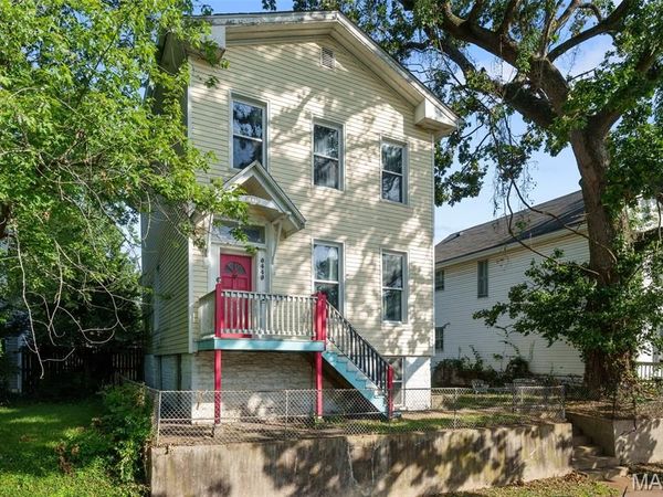 6446 Virginia Avenue , St Louis, MO 63111