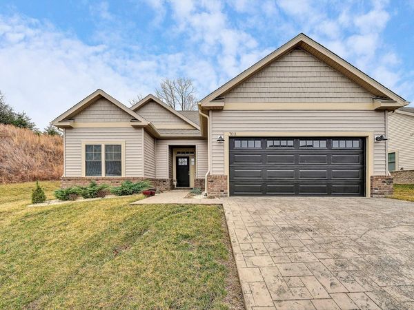 7011 Linn Cove CT, Roanoke, VA 24018
