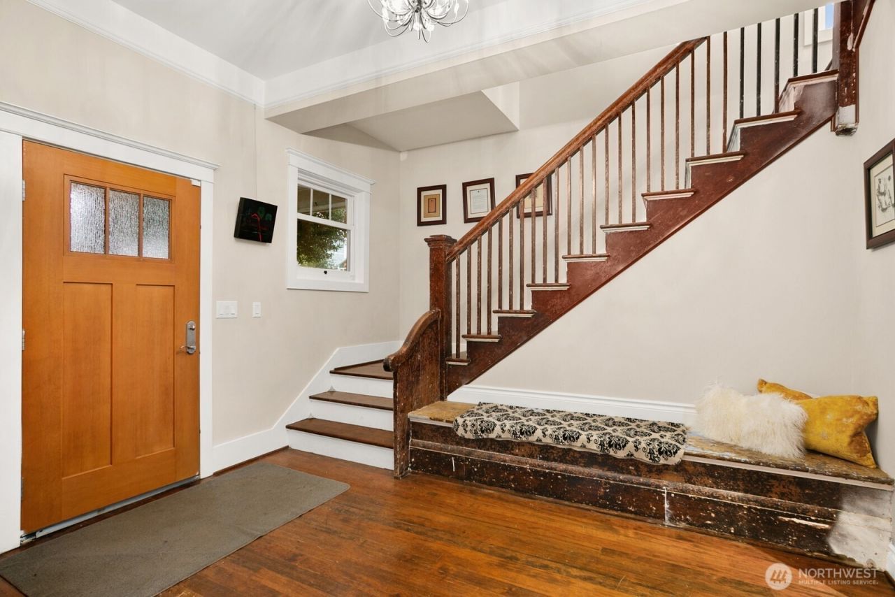 1626 25th Avenue , Seattle, WA 98122