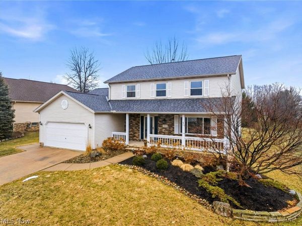 7817 Daniel Drive , Seven Hills, OH 44131