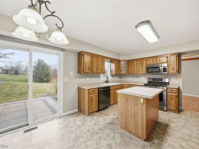 7817 Daniel Drive, Seven Hills, OH 44131 Photo 10