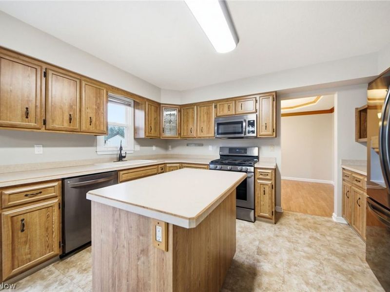 7817 Daniel Drive, Seven Hills, OH 44131 Photo 13