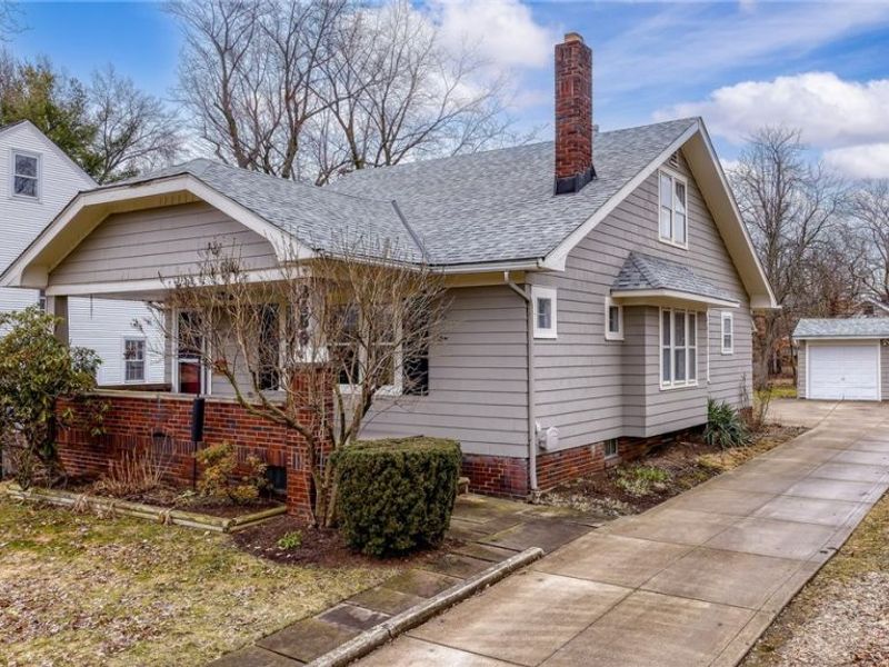 2459 Canterbury Road, Cleveland Heights, OH 44118 Photo 2