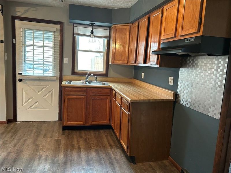 5724 Main Avenue, North Ridgeville, OH 44039 Photo 2