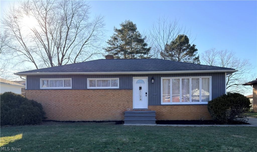 7022 Maplewood Road, Parma Heights, OH 44130