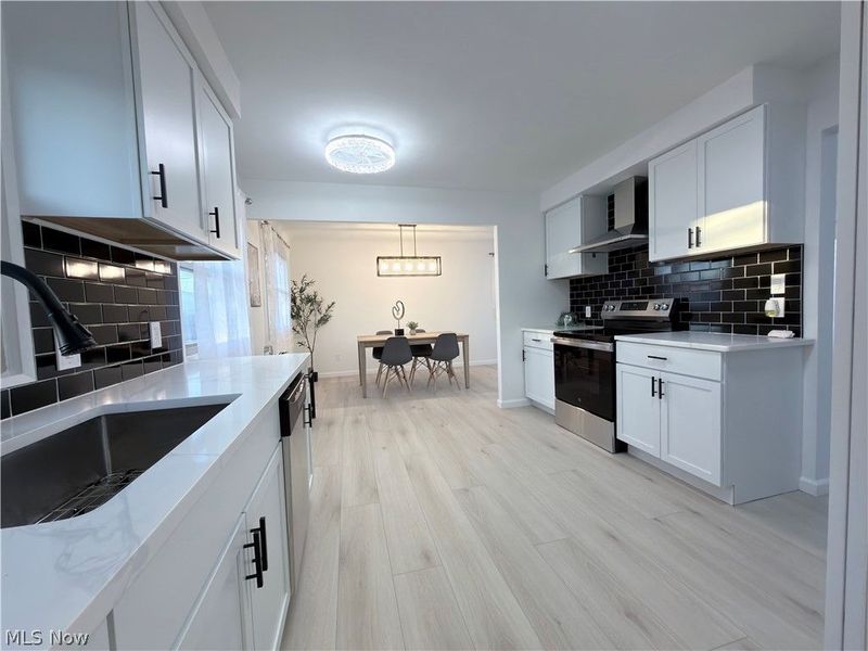 7022 Maplewood Road, Parma Heights, OH 44130 Photo 8