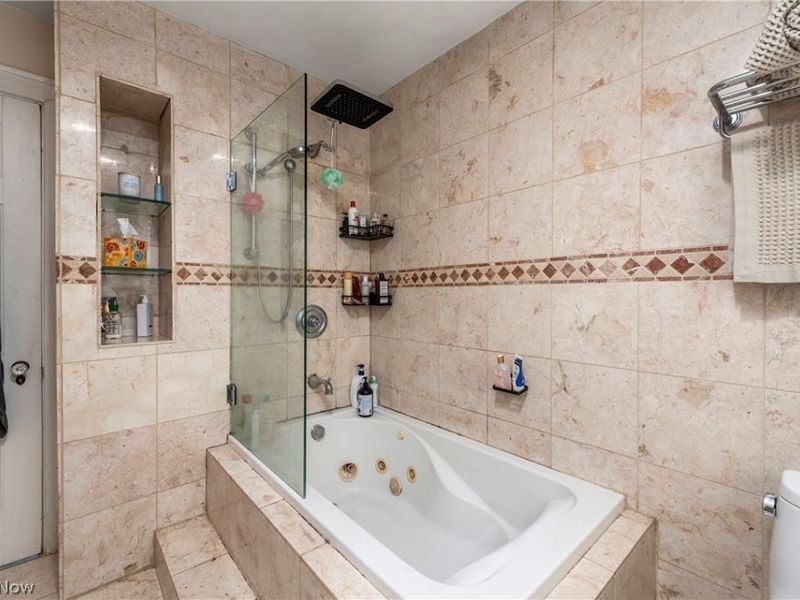 1075 Homewood Drive, Lakewood, OH 44107 Photo 32