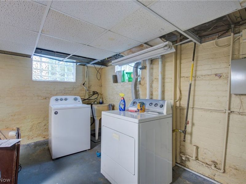 1075 Homewood Drive, Lakewood, OH 44107 Photo 33