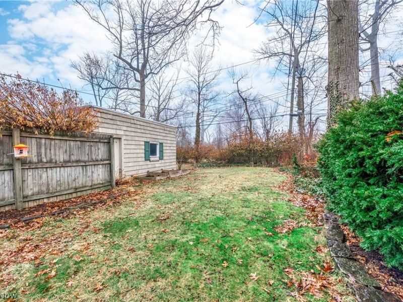 1075 Homewood Drive, Lakewood, OH 44107 Photo 37