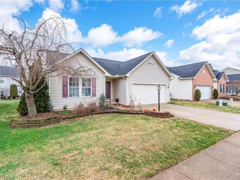 8576 Lynhurst Drive, Olmsted Township, OH 44138 Photo 2