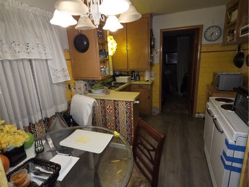 16305 Eldamere Avenue, Cleveland, OH 44128 Photo 4