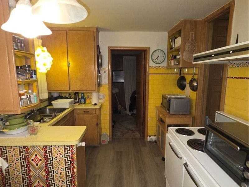 16305 Eldamere Avenue, Cleveland, OH 44128 Photo 5