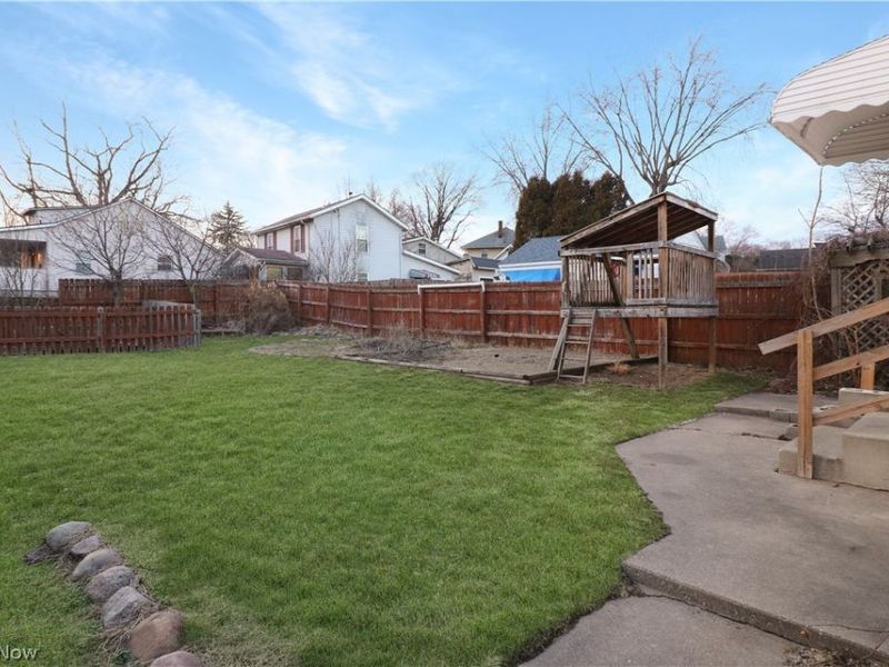 36 23rd Street SW, Barberton, OH 44203 Photo 4