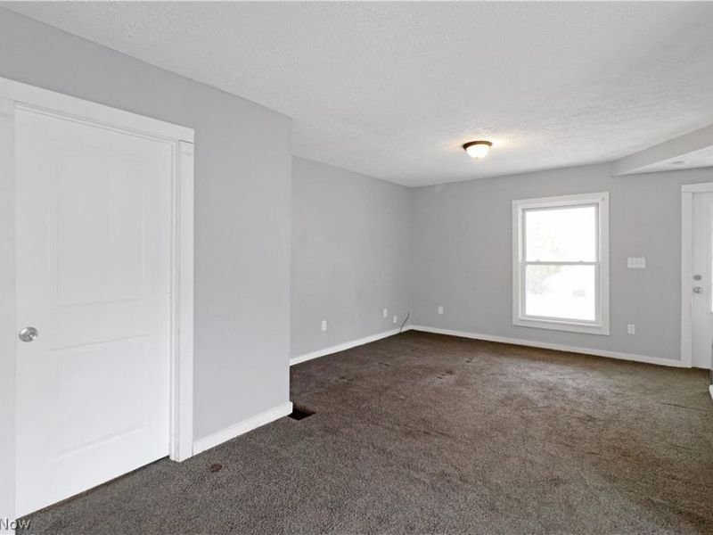 36 23rd Street SW, Barberton, OH 44203 Photo 8