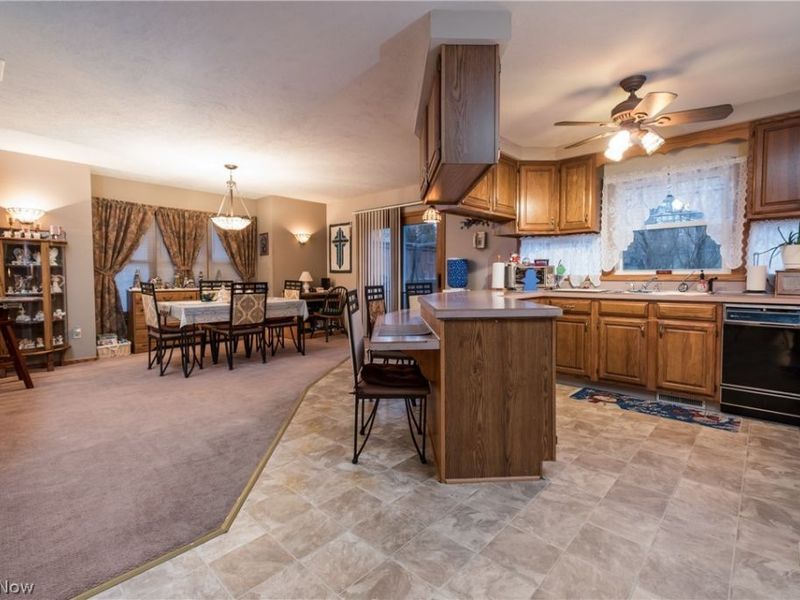 7621 Ravine Drive NW, North Canton, OH 44720 Photo 12