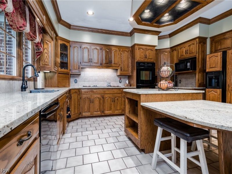 5636 Gray Fox Drive NW, Canton, OH 44718 Photo 11