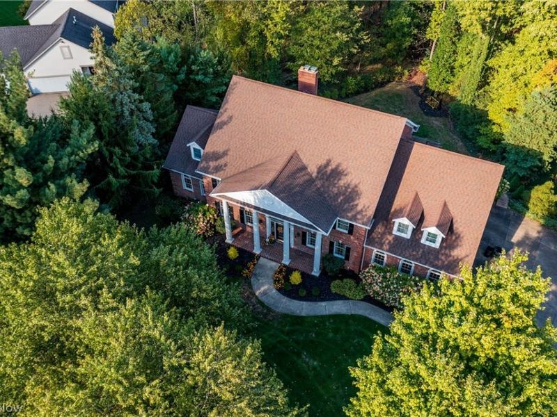 5636 Gray Fox Drive NW, Canton, OH 44718 Photo 2