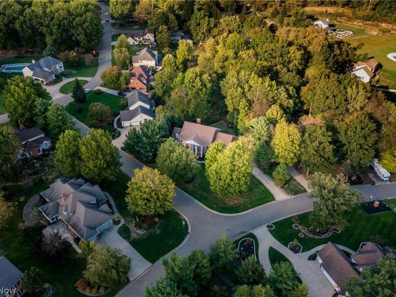 5636 Gray Fox Drive NW, Canton, OH 44718 Photo 3