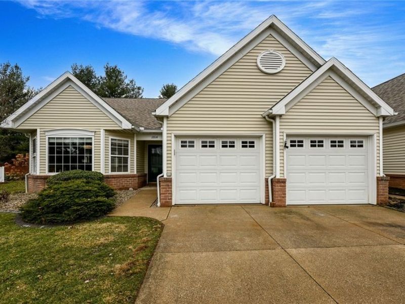 2814 Stratford Circle, Akron, OH 44312 Photo 1