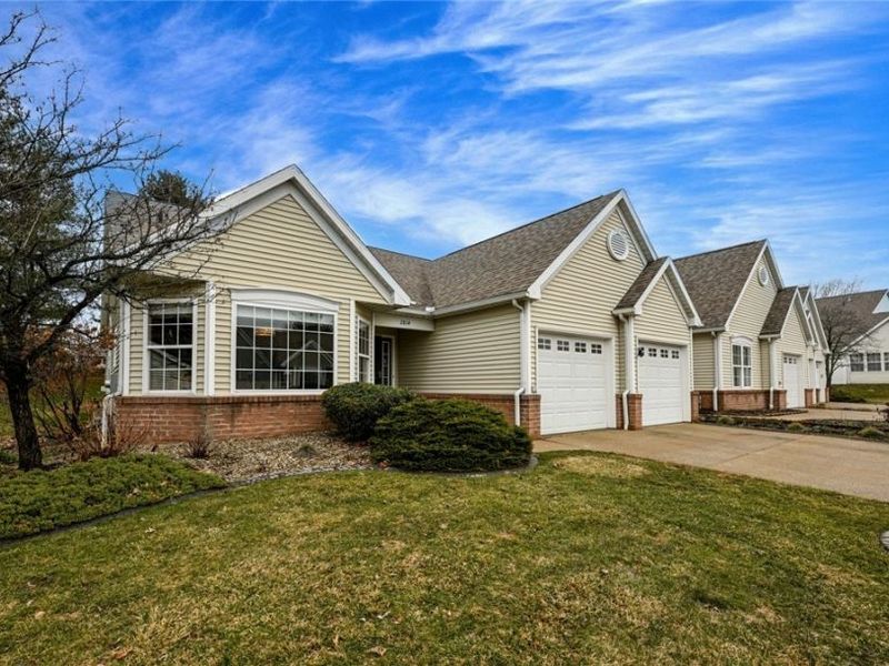 2814 Stratford Circle, Akron, OH 44312 Photo 2