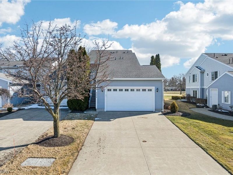 4444 E Harbors Edge Drive, Port Clinton, OH 43452 Photo 2