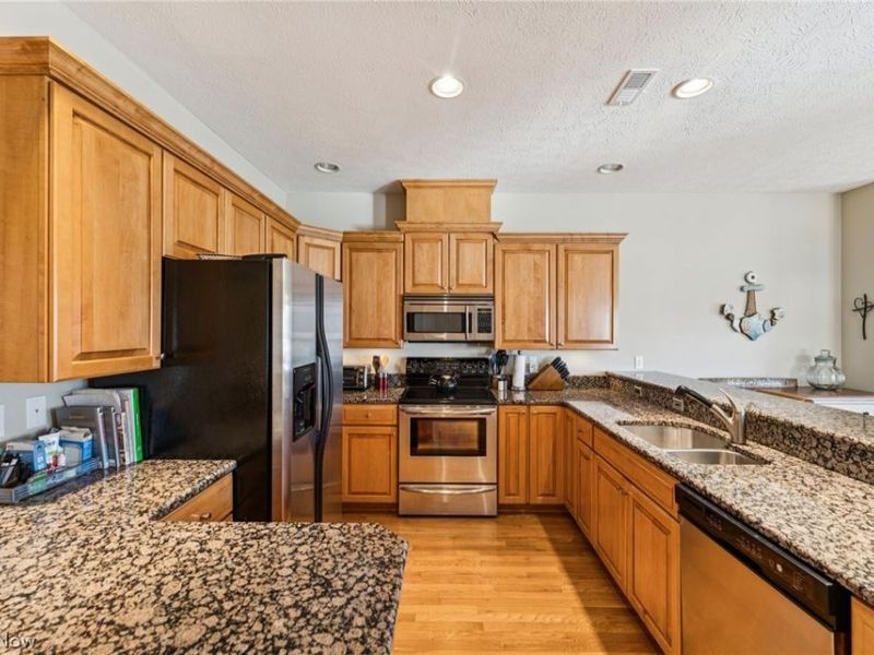 4444 E Harbors Edge Drive, Port Clinton, OH 43452 Photo 7