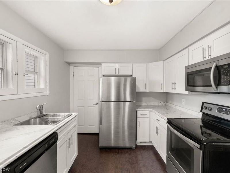 1427 Gridley Street, Lakewood, OH 44107 Photo 13