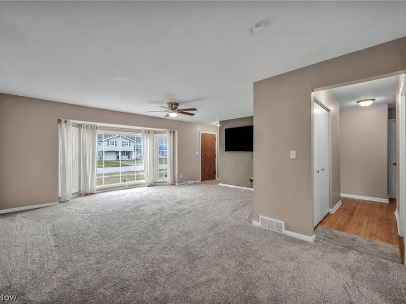 337 University Avenue, Elyria, OH 44035 Photo 12