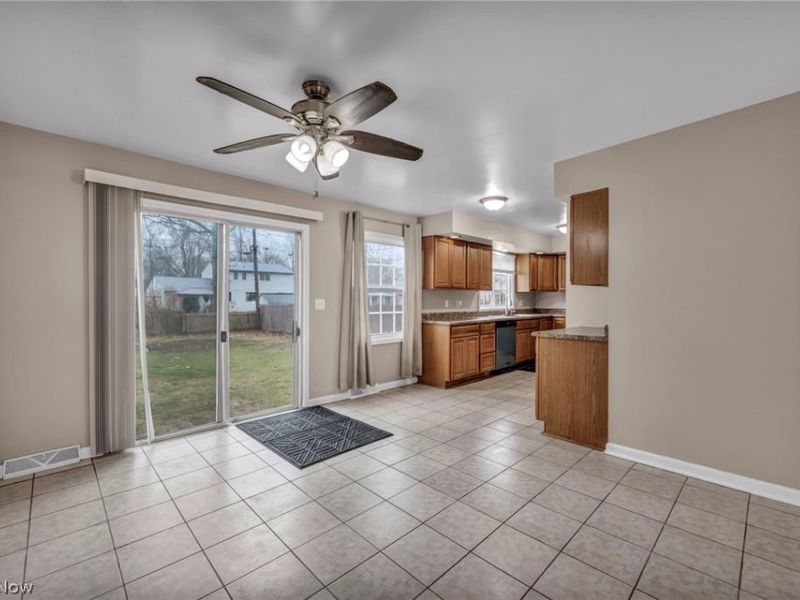 337 University Avenue, Elyria, OH 44035 Photo 13