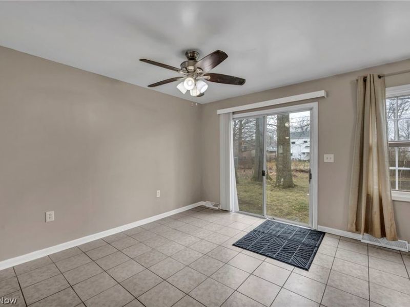 337 University Avenue, Elyria, OH 44035 Photo 17