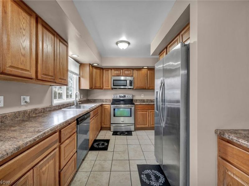 337 University Avenue, Elyria, OH 44035 Photo 20