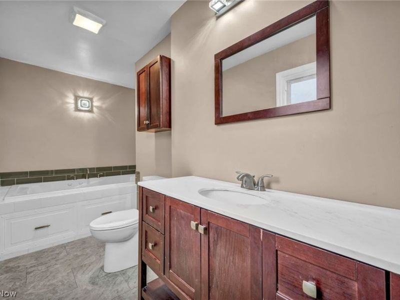 337 University Avenue, Elyria, OH 44035 Photo 28